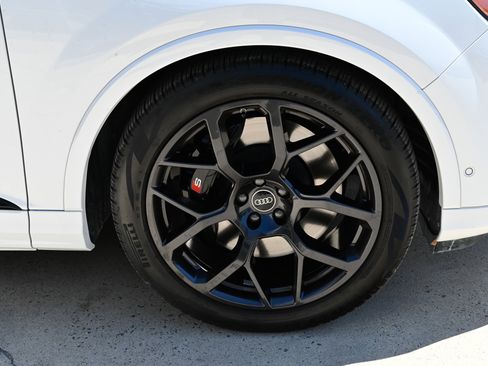 Used 2025 Audi SQ7 Premium Plus AWD/4WD image 12