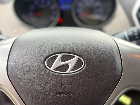 Used 2010 Hyundai Tucson GLS FWD image 37