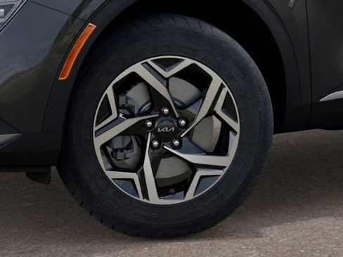 Used 2025 Kia Sportage LX image 9