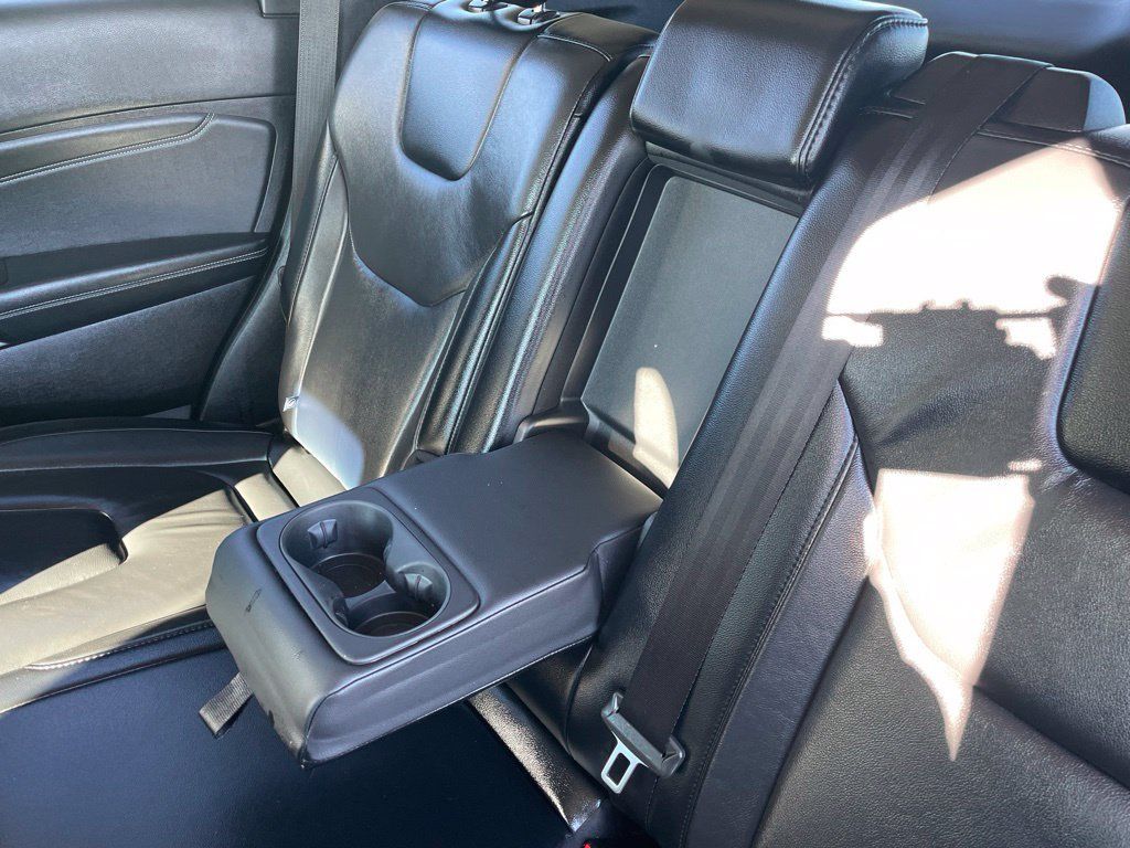 Used 2019 Ford Edge Titanium AWD/4WD image 34