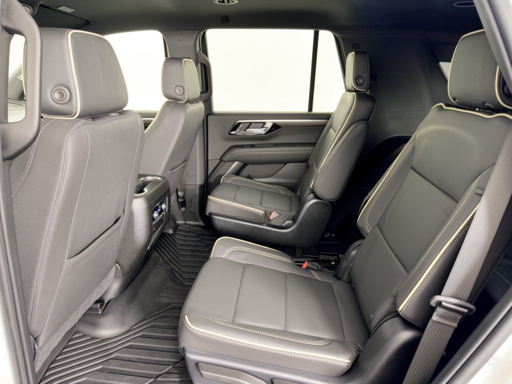Used 2025 Chevrolet Tahoe Premier AWD/4WD image 25