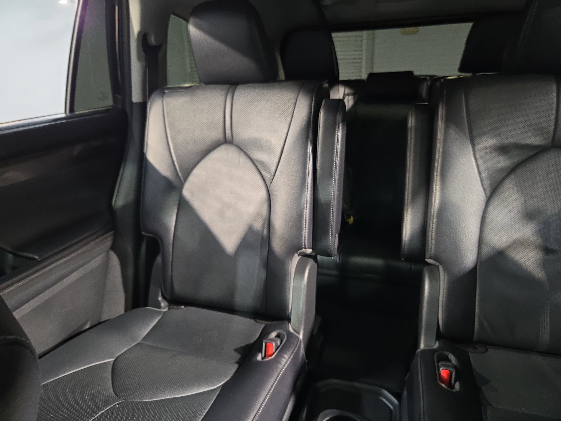 Used 2022 Toyota Highlander Limited FWD image 12