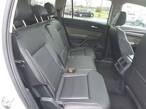 Used 2023 Volkswagen Atlas SE w/ Panoramic Sunroof Package image 13
