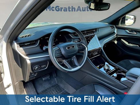 Used 2023 Jeep Grand Cherokee Altitude AWD/4WD image 20
