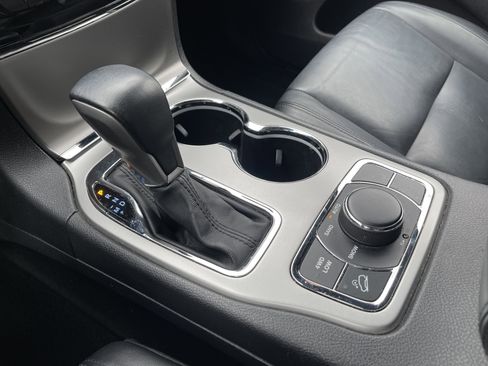 Used 2019 Jeep Grand Cherokee Limited image 22