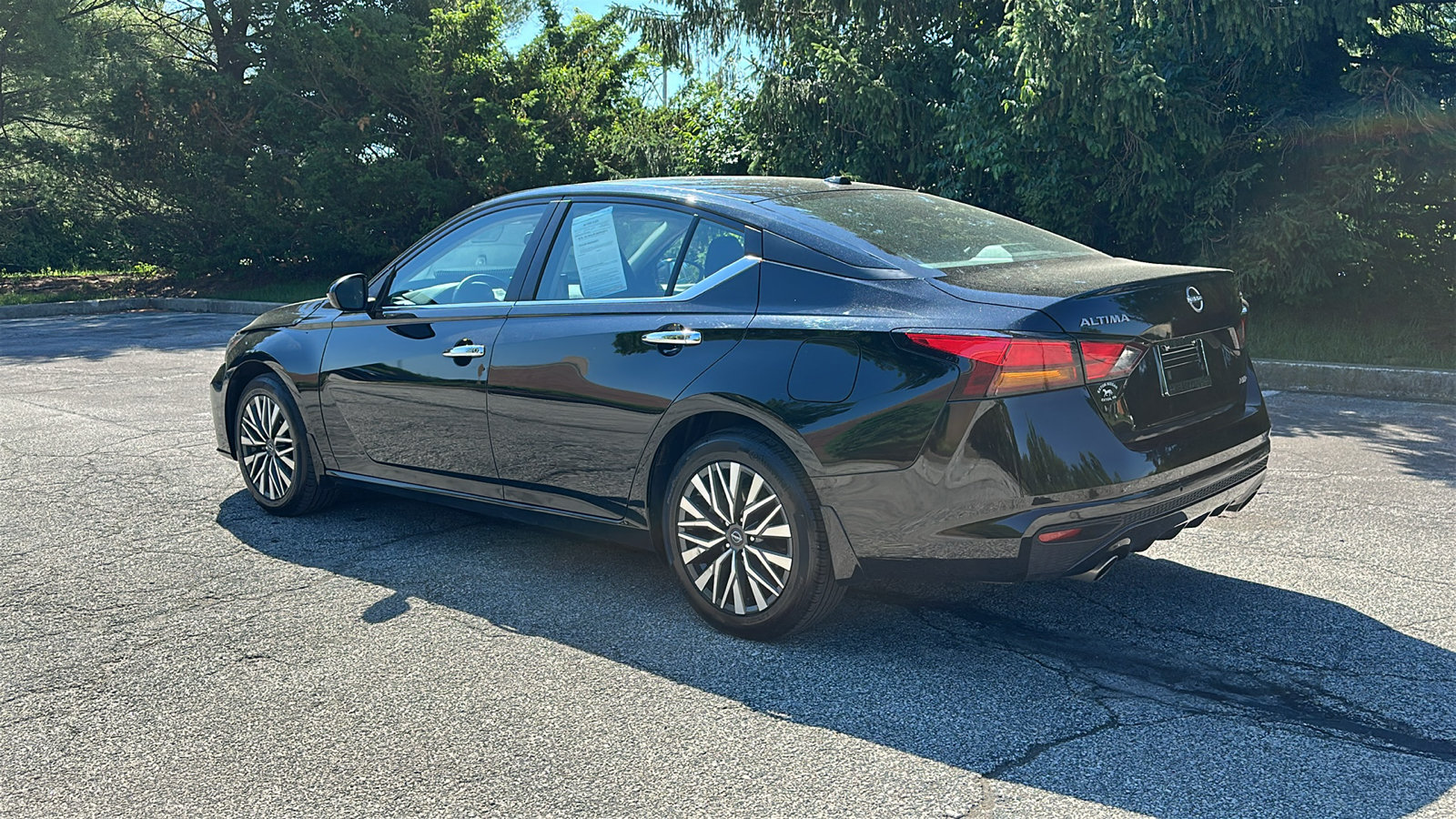 Certified 2024 Nissan Altima 2.5 SV w/ SV Premium Package AWD/4WD image 7