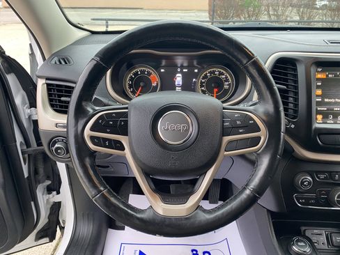 Used 2018 Jeep Cherokee Limited image 5