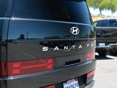 Used 2025 Hyundai Santa Fe SEL FWD image 17