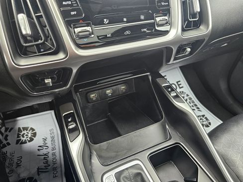Used 2022 Kia Sorento S w/ Panoramic Sunroof Package FWD image 29