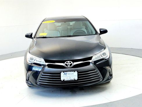 Used 2016 Toyota Camry XLE image 8