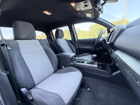 Used 2022 Toyota Tacoma TRD Off-Road image 33
