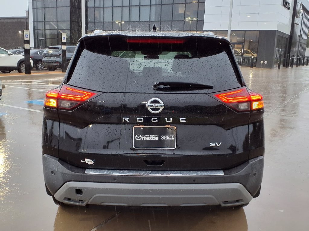 Used 2021 Nissan Rogue SV w/ Premium Package FWD image 4