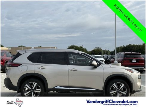 Used 2021 Nissan Rogue SL FWD image 3