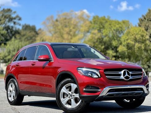 Used 2018 Mercedes-Benz GLC 300 image 3