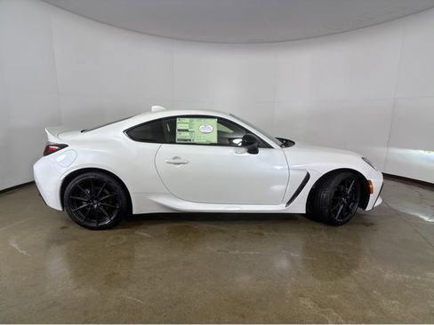 New 2026 Toyota GR86 Premium image 18