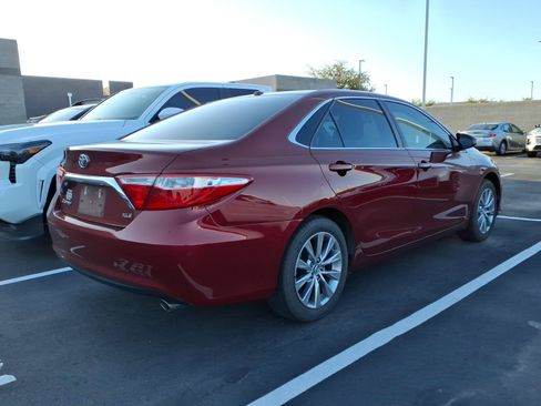 Certified 2017 Toyota Camry XLE FWD image 3