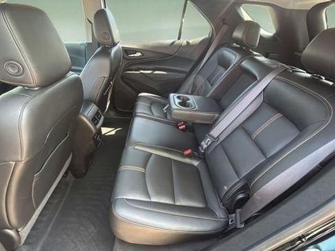 Used 2022 Chevrolet Equinox Premier FWD image 22