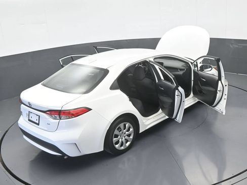 Used 2021 Toyota Corolla LE FWD image 58