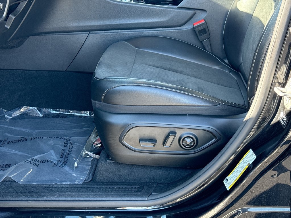 Used 2023 Jeep Grand Cherokee L Laredo AWD/4WD image 19