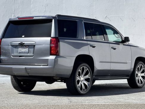 Used 2019 Chevrolet Tahoe LT w/ Luxury Package AWD/4WD image 3