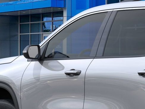 Used 2026 Chevrolet Traverse LT FWD image 12