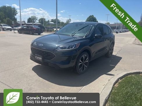 Used 2022 Ford Escape SE w/ SE Sport Appearance Package AWD/4WD image 8