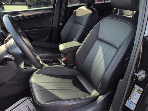 Used 2022 Volkswagen Tiguan SE R-Line image 28