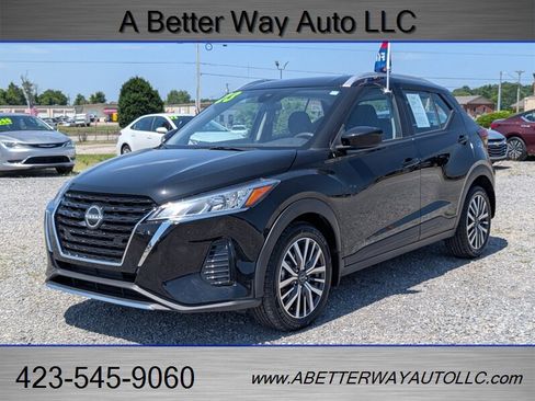 Used 2023 Nissan Kicks SV FWD image 2
