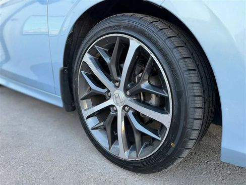 Used 2022 Honda Civic Touring image 13