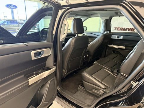 Used 2021 Ford Explorer Limited w/ Hybrid Equipment Group 310A image 13
