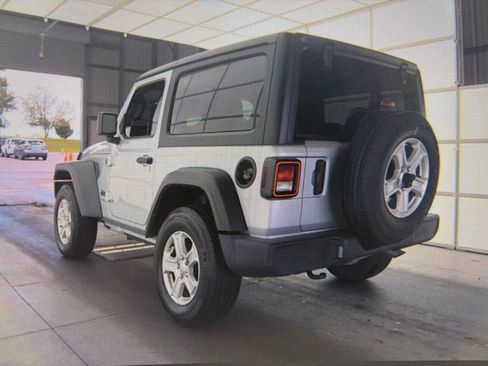 Used 2022 Jeep Wrangler Sport AWD/4WD image 4
