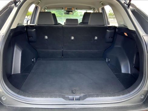 Used 2021 Toyota RAV4 XLE FWD image 34
