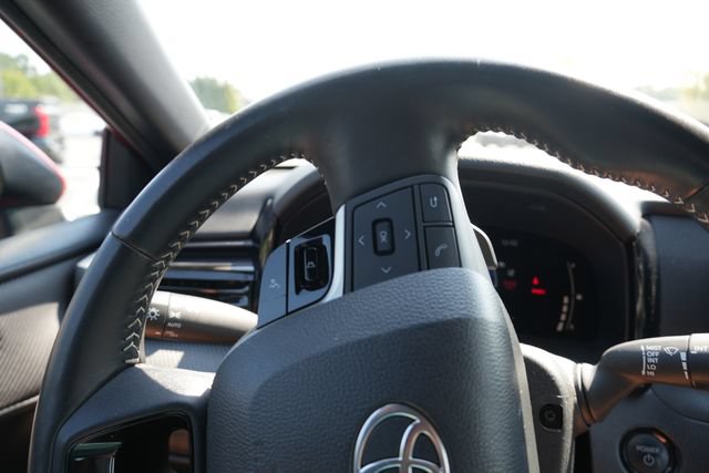 Used 2025 Toyota Camry SE FWD image 25