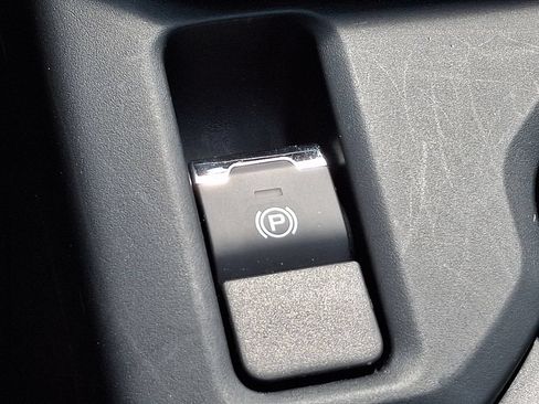 Certified 2025 Subaru Forester Premium AWD/4WD image 24