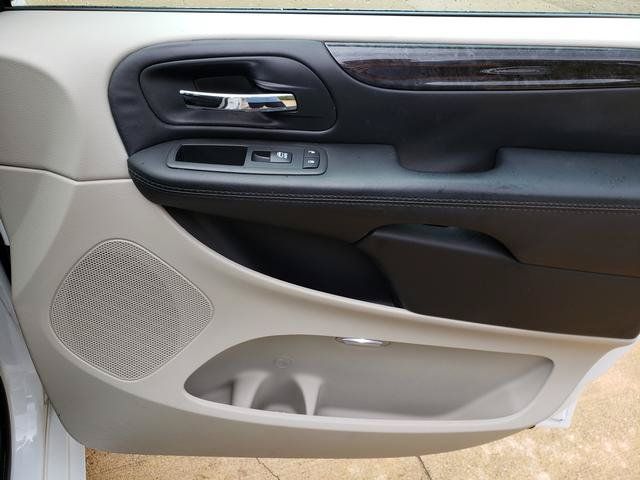 Used 2018 Dodge Grand Caravan SE w/ UConnect Hands-Free Group FWD image 18