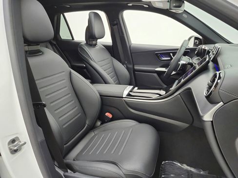 Used 2025 Mercedes-Benz GLC 350e 4MATIC image 20