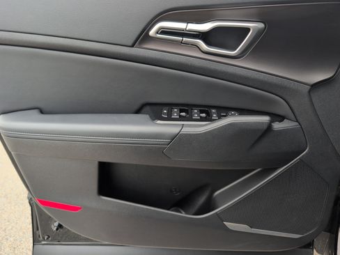 Used 2025 Kia Sportage EX w/ Premium Package image 16