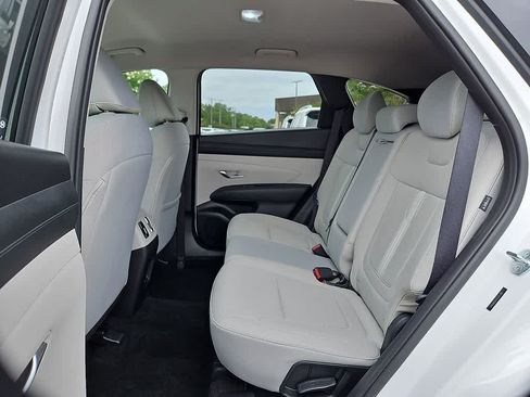 Certified 2025 Hyundai Tucson SEL FWD image 9