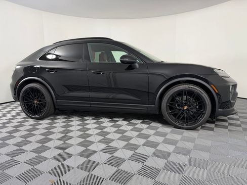 Certified 2026 Porsche Macan Electric RWD image 8