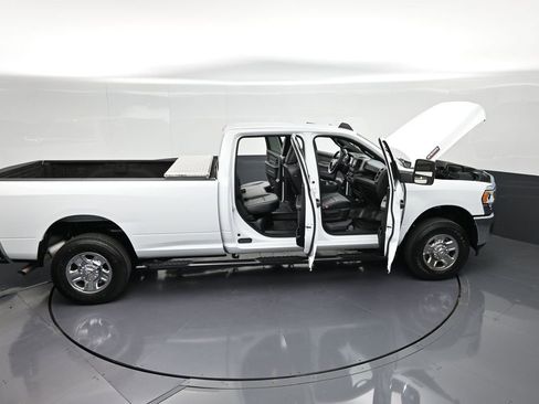 Used 2024 RAM 2500 Tradesman w/ Chrome Appearance Group AWD/4WD image 41