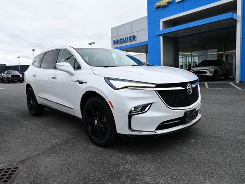 Used 2023 Buick Enclave Essence w/ Experience Buick Package image 2