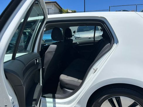 Used 2019 Volkswagen e-Golf SE w/ Driver Assistance Package FWD image 43