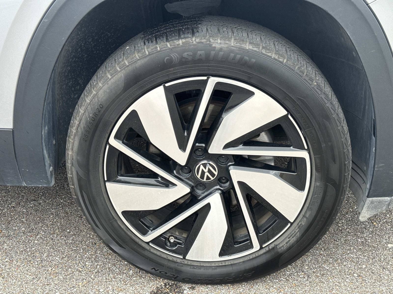 Used 2024 Volkswagen Atlas SE FWD image 4