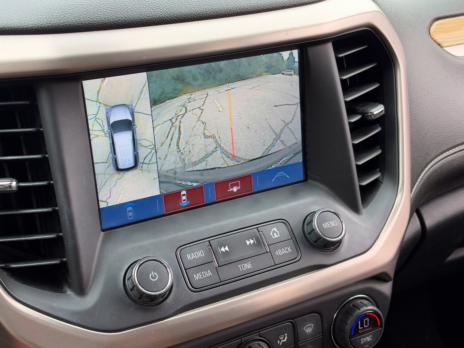 Used 2018 GMC Acadia Denali w/ Technology Package AWD/4WD image 29
