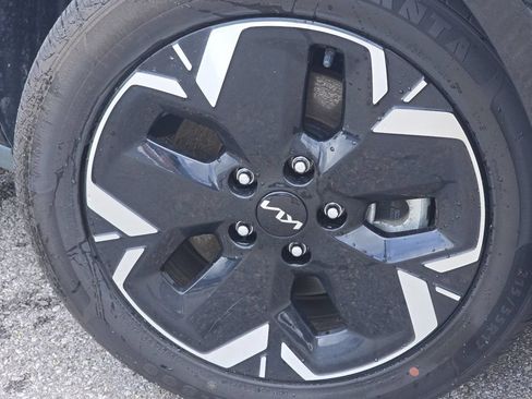 Used 2024 Kia Niro Wave w/ Wave Preserve Package FWD image 10