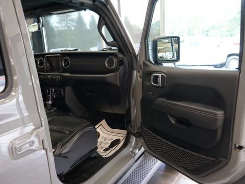 Used 2023 Jeep Wrangler Unlimited Sahara w/ Cold Weather Group AWD/4WD image 39