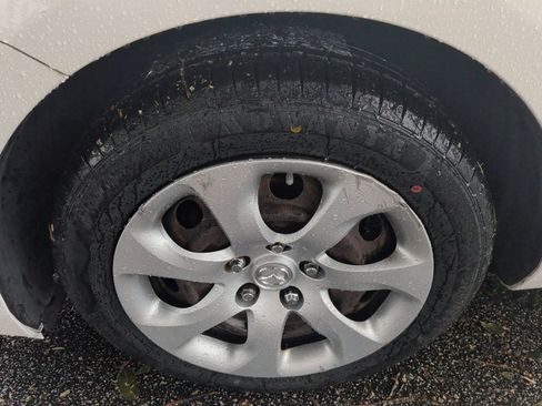 Used 2012 MAZDA MAZDA3 i Sport FWD image 10