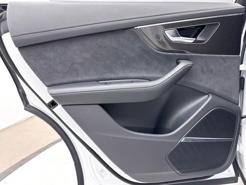 Used 2023 Audi SQ8 Prestige image 36