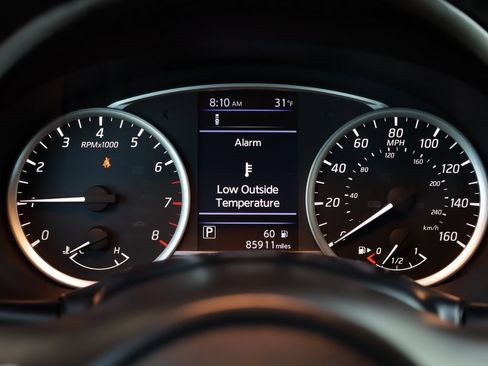 Used 2019 Nissan Sentra SV image 12