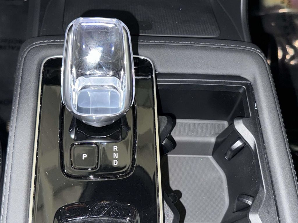 Certified 2025 Volvo XC90 T8 Plus w/ Protection Package Premier AWD/4WD image 24